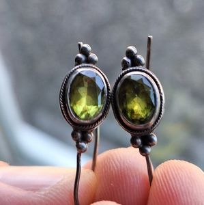 Vintage Victorian High Quality Peridot Gemstone Sterling Silver Earrings